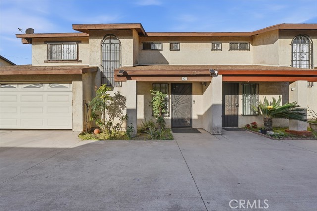 Detail Gallery Image 2 of 41 For 4505 Santa Ana #C,  Cudahy,  CA 90201 - 3 Beds | 3 Baths