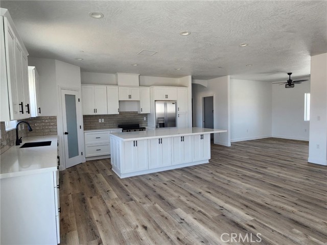 Detail Gallery Image 4 of 19 For 21053 Huasna Rd, Apple Valley,  CA 92307 - 4 Beds | 2/1 Baths