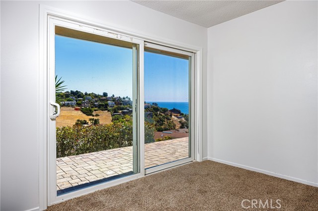 1007 Flamingo Road, Laguna Beach CA: https://media.crmls.org/medias/8bca7601-447d-424e-8d89-b8683de70121.jpg