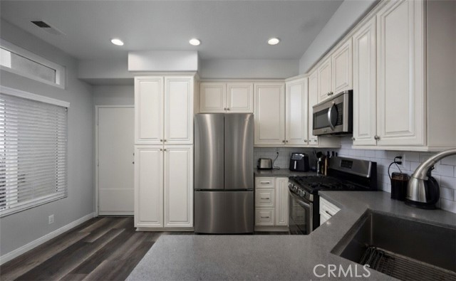 Detail Gallery Image 9 of 25 For 28342 Boulder Dr, Lake Forest,  CA 92679 - 3 Beds | 3 Baths