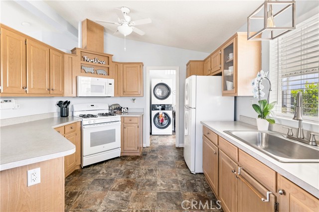 32600 State Highway 74, Hemet CA: https://media.crmls.org/medias/8bcbb49d-38b1-48a9-8648-81f0341c8eb1.jpg