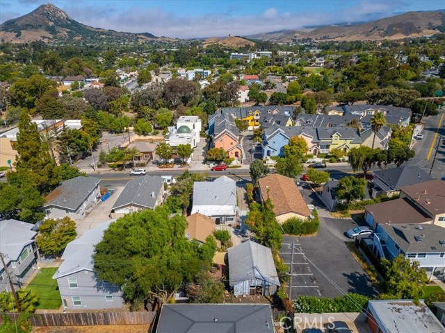 1143 Walnut Street, San Luis Obispo CA: https://media.crmls.org/medias/8bcc6719-fc9f-4488-88dd-4d868ddef8f1.jpg