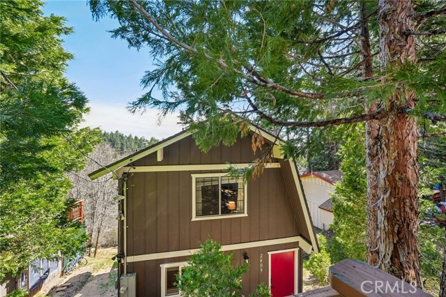 Detail Gallery Image 4 of 24 For 2409 Spring Oak Dr, Running Springs,  CA 92382 - 2 Beds | 2 Baths