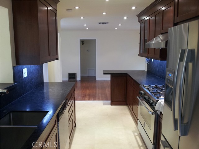 14152 Lemay Street, Van Nuys CA: https://media.crmls.org/medias/8bce10f8-0d9f-4916-9457-5786a31c2cb7.jpg