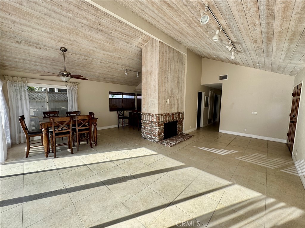 8bce391a 9e77 4283 8e6c 5dfa535ff593