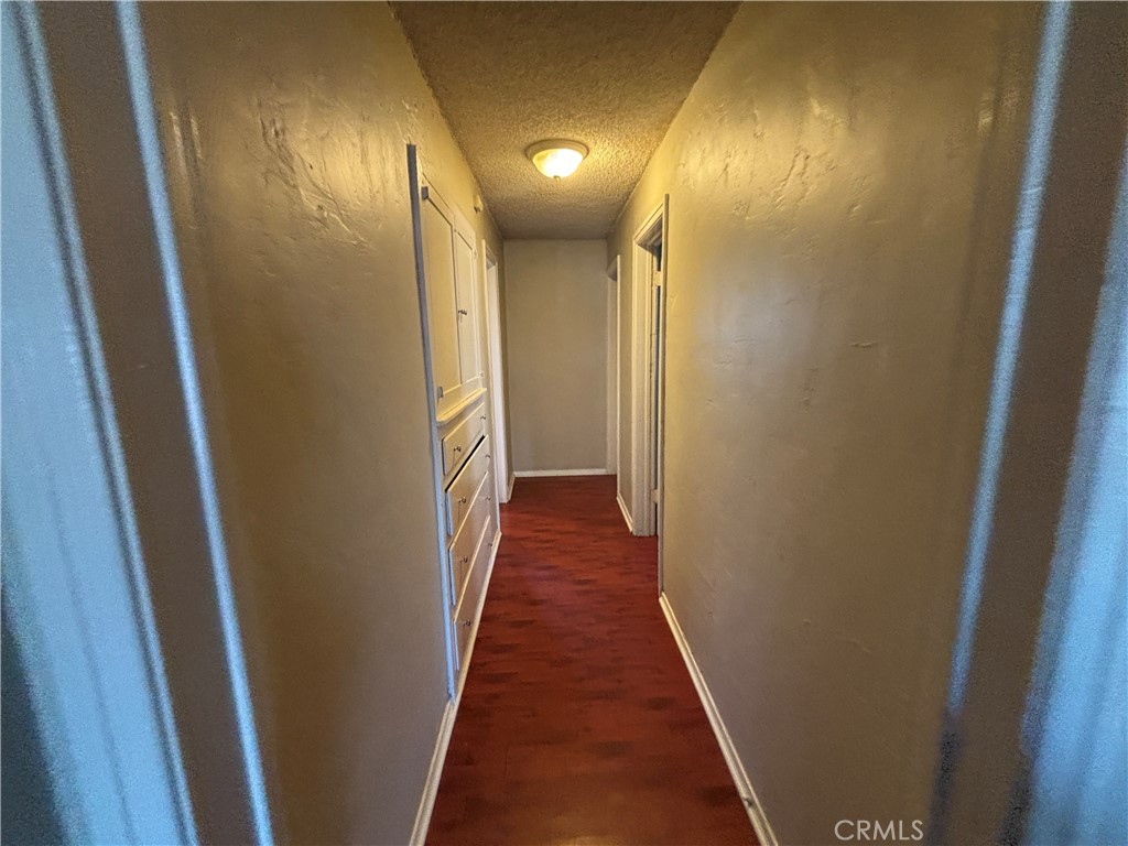 https://media.crmls.org/medias/8bce8438-6699-41a7-9bed-511229e265e7.jpg?preset=X-Large