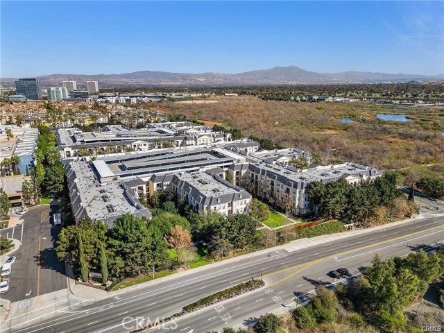 2426 Watermarke Pl, Irvine CA: https://media.crmls.org/medias/8bcf3b25-d240-423c-8b7a-57966965ace5.jpg