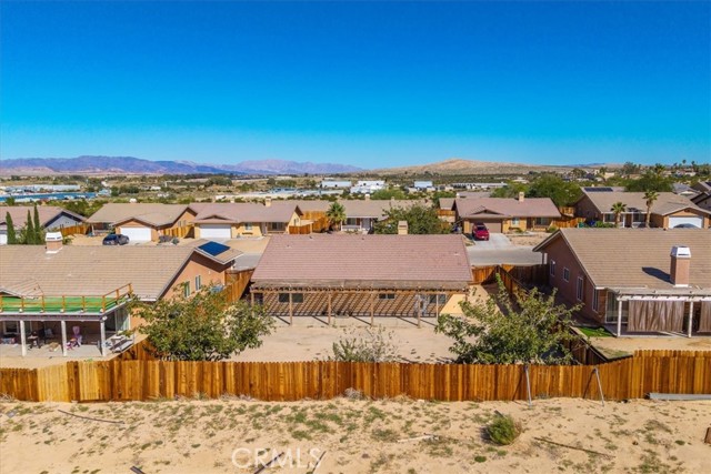5154 Split Rock Avenue, 29 Palms CA: https://media.crmls.org/medias/8bcf7a72-cc8f-4e86-89b4-a0fd097216a5.jpg