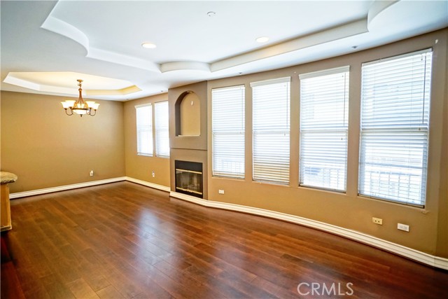 10623 Moorpark photo 6