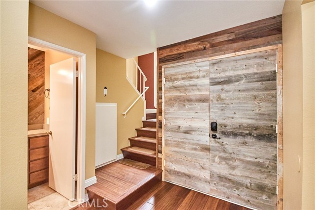 881 Hartford Lane, La Habra CA: https://media.crmls.org/medias/8bd006c6-b49f-48e0-a642-01320a666dc0.jpg
