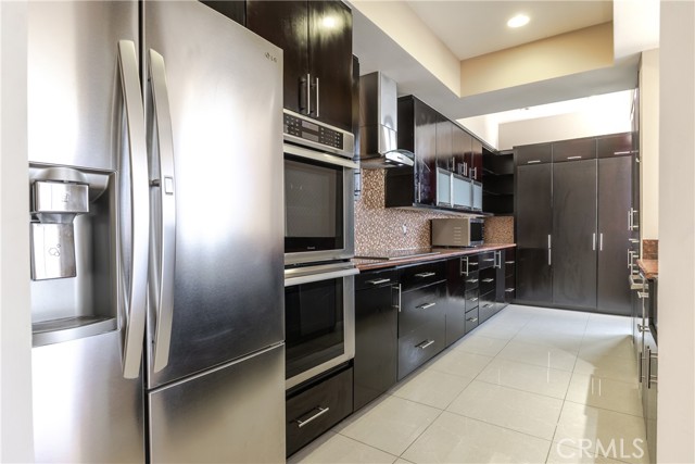 343 Pioneer Drive, Glendale CA: https://media.crmls.org/medias/8bd0a512-6b56-4ac6-ad47-478e9f1b69a3.jpg