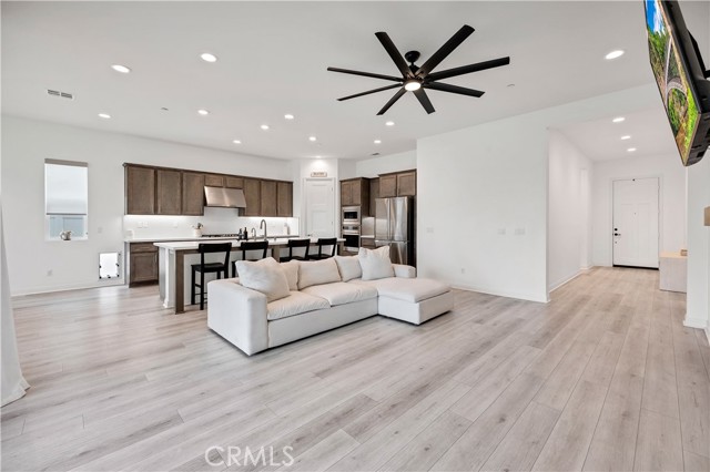 Detail Gallery Image 6 of 39 For 39481 Chamise, Temecula,  CA 92591 - 4 Beds | 3 Baths