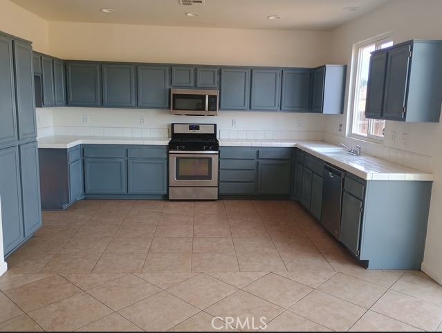 13182 Kootenay, Victorville CA: https://media.crmls.org/medias/8bd11b3f-ce18-496b-8212-33e773962a3c.jpg