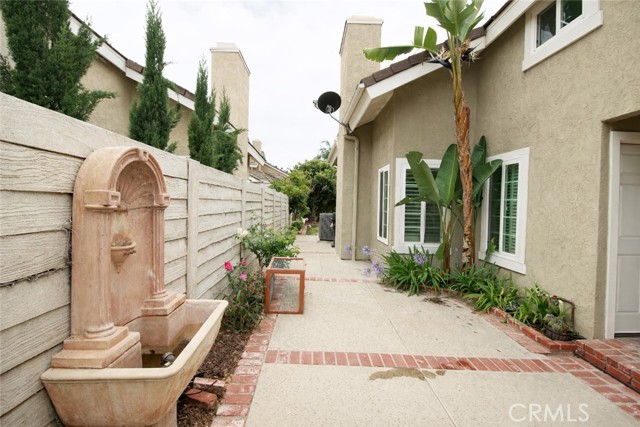 Detail Gallery Image 2 of 9 For 37 Summerwind, Irvine,  CA 92614 - 3 Beds | 2/1 Baths