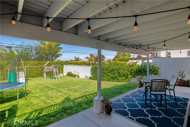 523 Juanita Avenue, Redondo Beach, California 90277, 5 Bedrooms Bedrooms, ,2 BathroomsBathrooms,Residential,Sold,Juanita,SB22083866