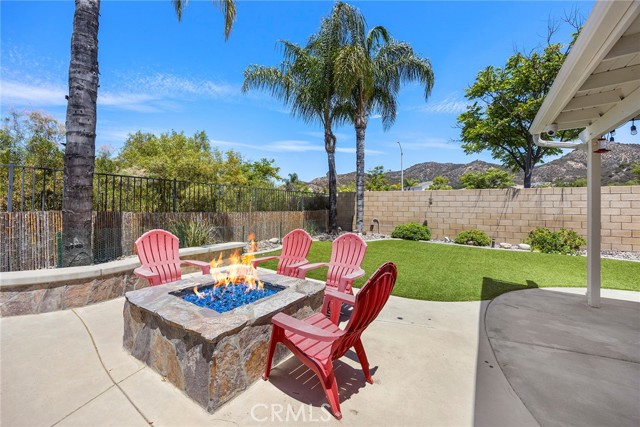 35511 Crest Meadow Drive, Wildomar CA: https://media.crmls.org/medias/8bd1f5ed-0797-4e97-b79b-56412d445722.jpg