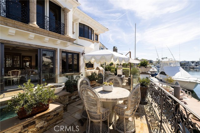 Detail Gallery Image 36 of 38 For 16111 Santa Barbara Ln, Huntington Beach,  CA 92649 - 4 Beds | 5/1 Baths