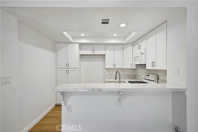 Detail Gallery Image 10 of 41 For 1910 E Calico Dr, West Covina,  CA 91791 - 2 Beds | 2/1 Baths