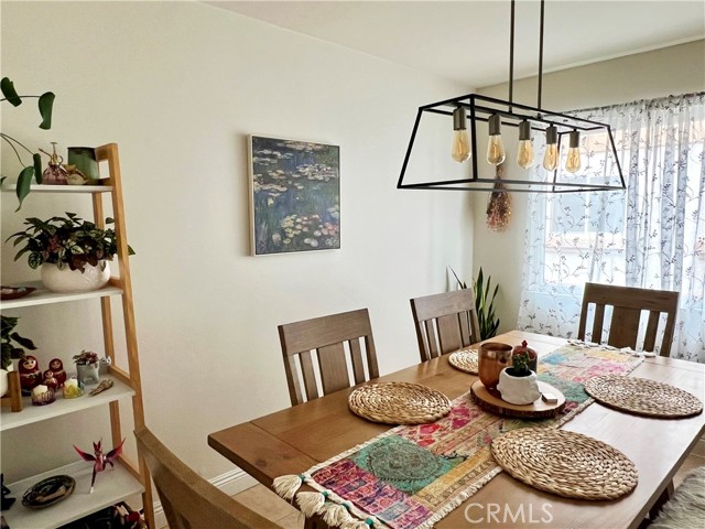 Detail Gallery Image 8 of 17 For 19950 Sherman Way a,  Winnetka,  CA 91306 - 3 Beds | 3/1 Baths