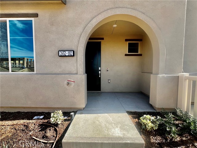 Detail Gallery Image 2 of 29 For 2652 Sprout Ln #102,  Corona,  CA 92883 - 4 Beds | 3/1 Baths