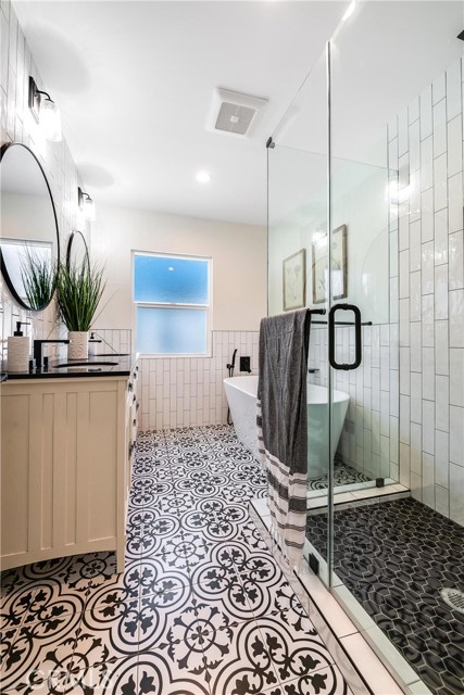 Detail Gallery Image 4 of 36 For 22919 Leonora Dr, Woodland Hills,  CA 91367 - 4 Beds | 2 Baths