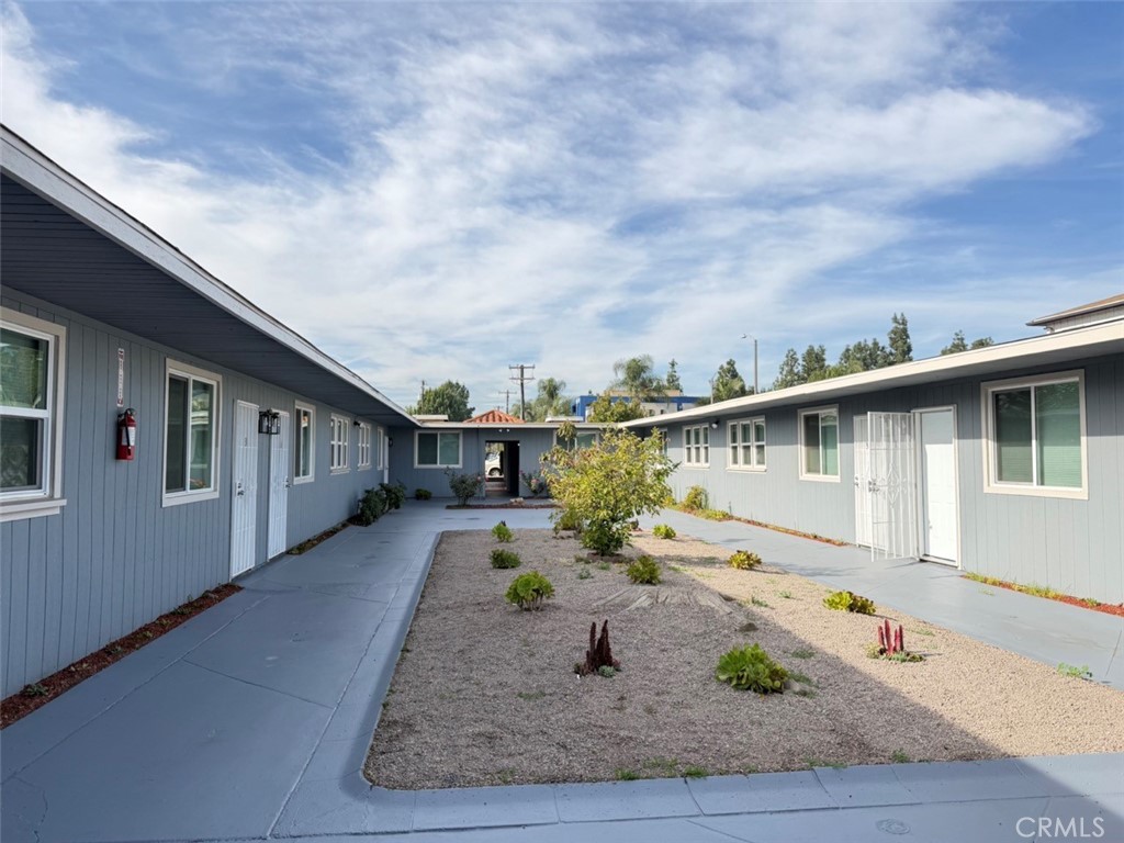 10539 Paramount Boulevard #8