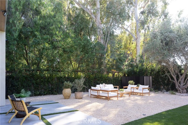 Detail Gallery Image 9 of 36 For 23340 Collins, Woodland Hills,  CA 91367 - 4 Beds | 4/1 Baths