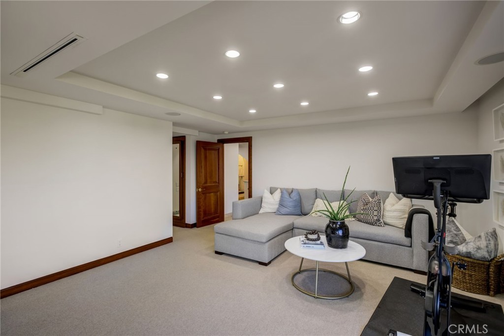 186 Shorecliff Road