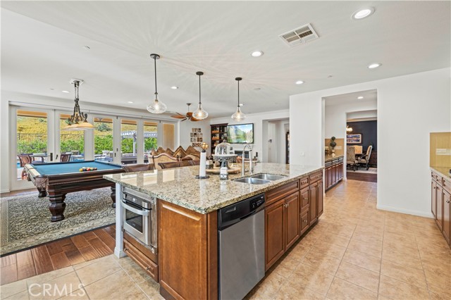 Detail Gallery Image 19 of 71 For 22331 Windriver Ct, Saugus,  CA 91350 - 5 Beds | 6 Baths