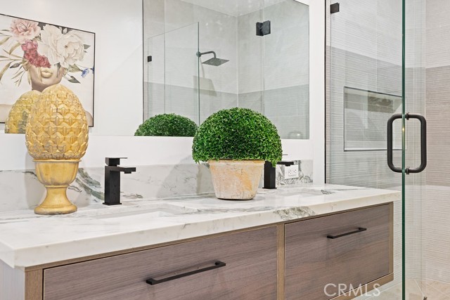 11245 Greenlawn Avenue, Culver City, California 90230, 5 Bedrooms Bedrooms, ,3 BathroomsBathrooms,Residential Lease,For Rent,11245 Greenlawn Avenue,CRSR25156538