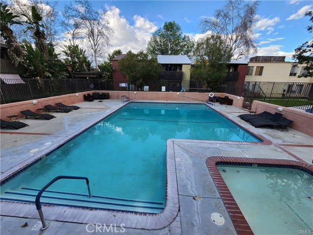 Detail Gallery Image 20 of 25 For 18350 Hatteras St #163,  Tarzana,  CA 91356 - 2 Beds | 1 Baths