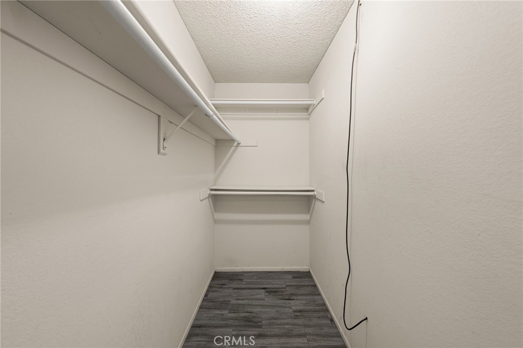 https://media.crmls.org/medias/8bd67719-cf1e-4ce0-957e-a26540998e06.jpg?preset=X-Large