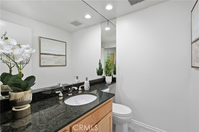 Detail Gallery Image 18 of 50 For 11687 Bellagio #12,  Los Angeles,  CA 90049 - 2 Beds | 2/1 Baths