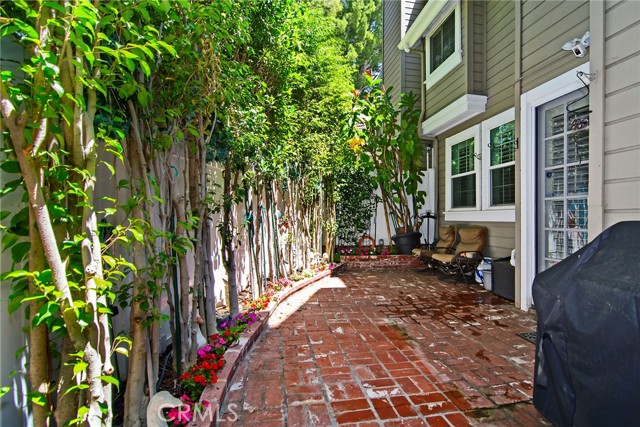 Detail Gallery Image 29 of 33 For 20950 Oxnard St #11,  Woodland Hills,  CA 91367 - 3 Beds | 2/1 Baths