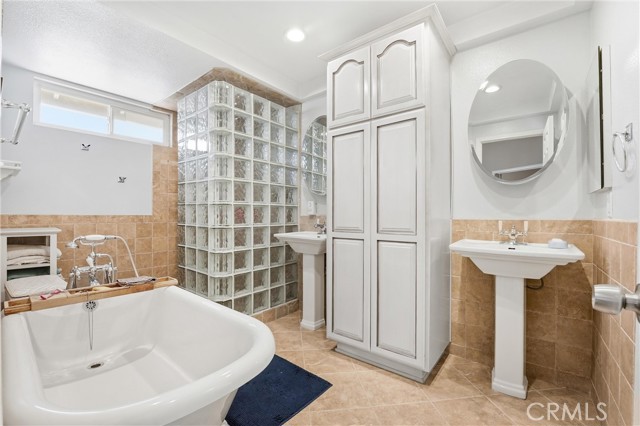 Detail Gallery Image 34 of 67 For 20382 via Trinidad, Yorba Linda,  CA 92886 - 4 Beds | 3/1 Baths