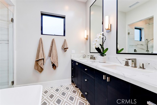 2812 Timothy Avenue, Redondo Beach, California 90278, 5 Bedrooms Bedrooms, ,4 BathroomsBathrooms,Residential,Sold,Timothy,SB23078863
