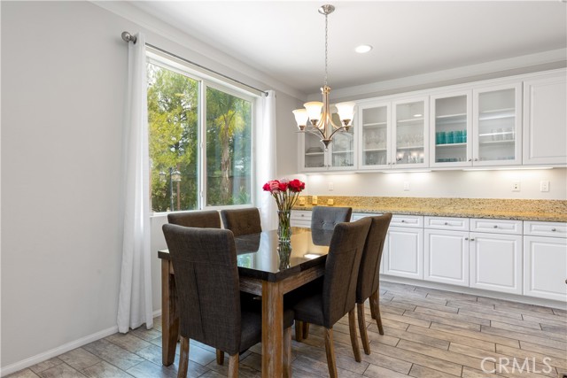 Detail Gallery Image 5 of 38 For 25430 Temescal Valley Ln, Corona,  CA 92883 - 4 Beds | 2/1 Baths