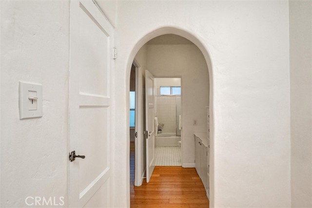 Detail Gallery Image 18 of 28 For 124 S Elm Dr #5,  Beverly Hills,  CA 90212 - 1 Beds | 1 Baths