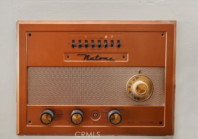 Detail Gallery Image 17 of 41 For 2111 Elsinore Rd, Riverside,  CA 92506 - 3 Beds | 2/1 Baths