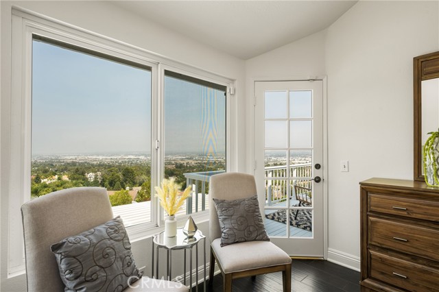 580 S Londerry Ln, Anaheim Hills CA: https://media.crmls.org/medias/8bdc1ac8-3d9b-4908-b7f0-db4536b5ad16.jpg