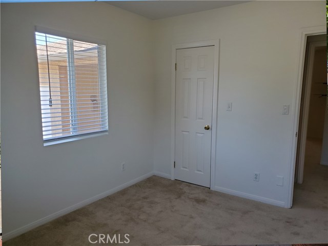 17961 Lull Street, Reseda CA: https://media.crmls.org/medias/8bdf5c80-bb90-42ce-af50-44ca00e1c917.jpg