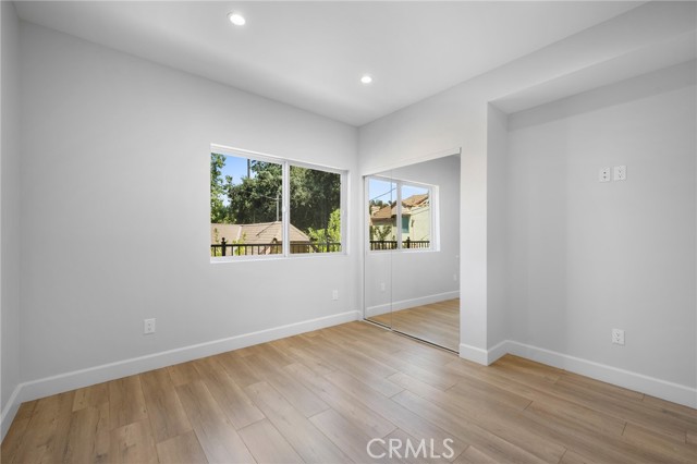 Detail Gallery Image 14 of 33 For 357 Harvey Dr #101,  Glendale,  CA 91206 - 4 Beds | 2/1 Baths