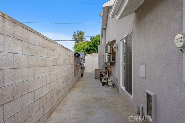 Image 23 of 27 For 2165 Romneya Drive