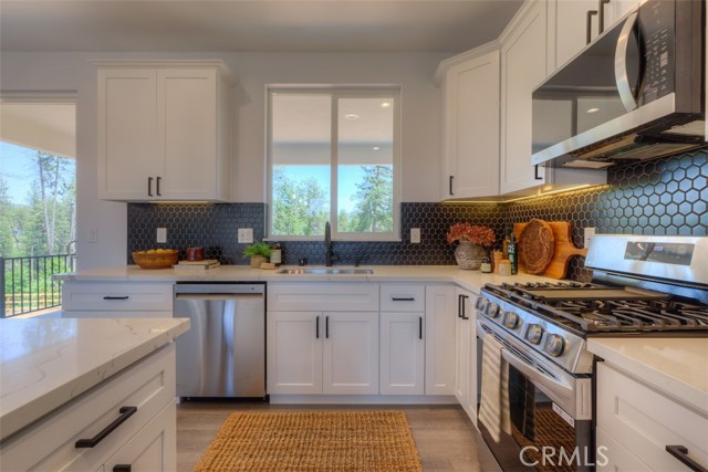 Detail Gallery Image 14 of 45 For 1689 Lindholm Ln, Paradise,  CA 95969 - 3 Beds | 2 Baths