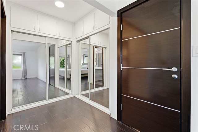 Detail Gallery Image 19 of 44 For 5836 Winnetka Ave, Woodland Hills,  CA 91367 - 4 Beds | 3 Baths