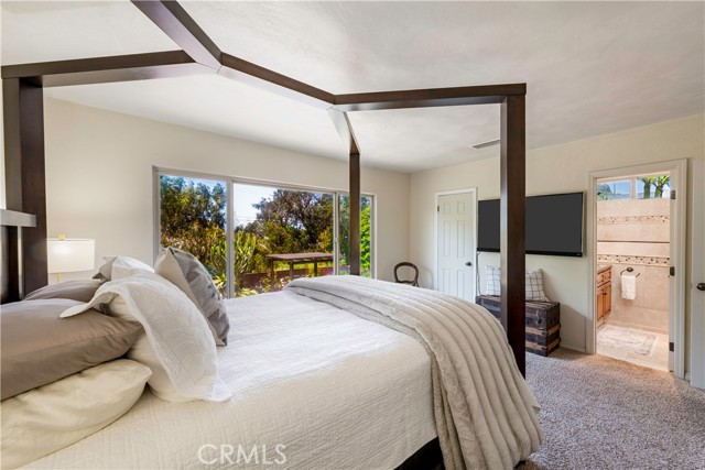 1335 Crestview Avenue, Seal Beach CA: https://media.crmls.org/medias/8be17449-da56-4bde-b27d-625af908eb25.jpg
