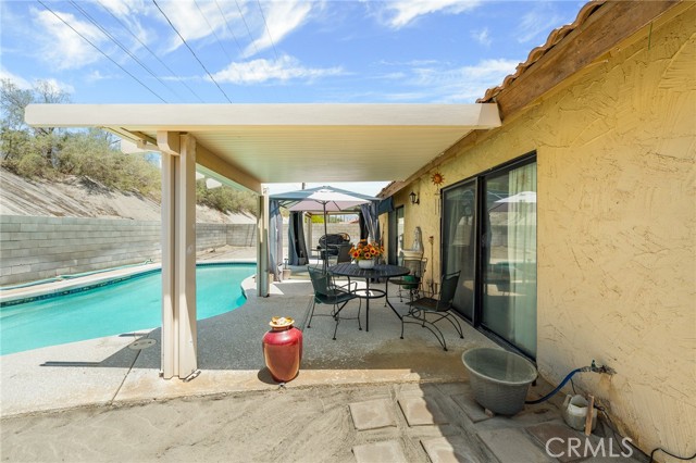 27525 Ventura Drive, Cathedral City CA: https://media.crmls.org/medias/8be199cd-8c27-4b46-8c6b-d176675a64a0.jpg