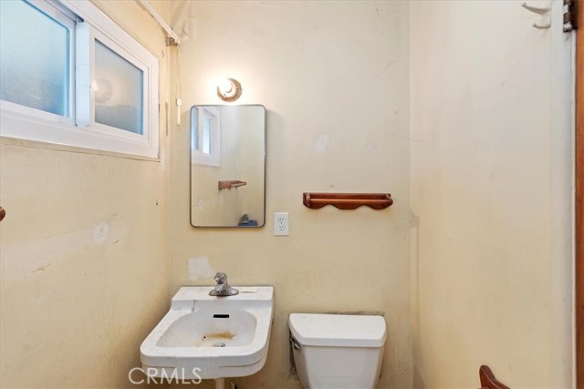 Detail Gallery Image 11 of 23 For 1230 E Olive Ct, Ontario,  CA 91764 - 3 Beds | 1/1 Baths