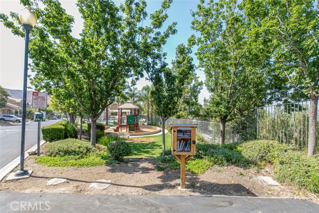 12134 Via Santa Marta, Sylmar CA: https://media.crmls.org/medias/8be2300a-a338-4616-bc0e-0314769cab42.jpg