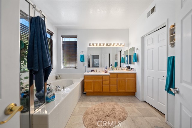 23785 Corte Carrio, Murrieta CA: https://media.crmls.org/medias/8be289f4-cc4c-417e-9512-b6f9cb6268cc.jpg
